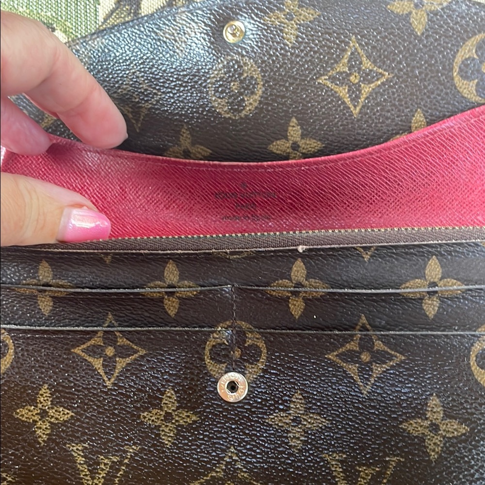 Louis Vuitton Brown Monogram with red interior Sarah wallet - Picture 2 of 10